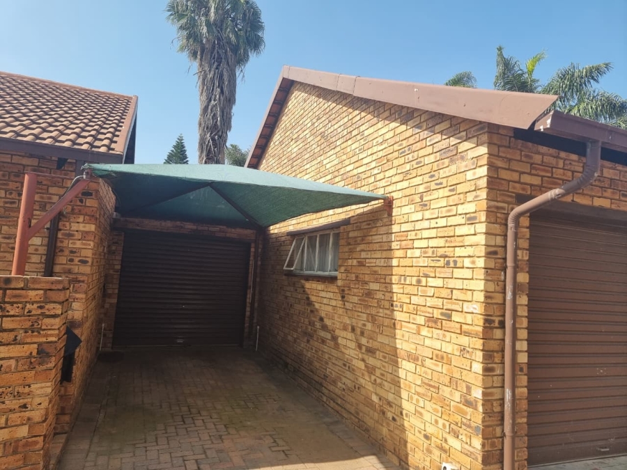 3 Bedroom Property for Sale in Safari Gardens North West